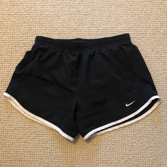 Nike Girls Running Shorts - Picture 2 of 5